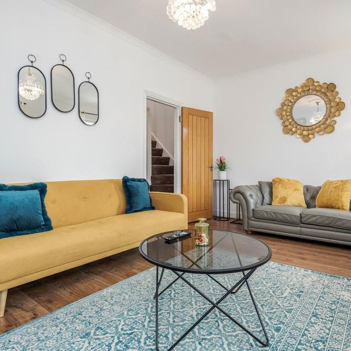 3 bedroom flat to rent - Photo 1