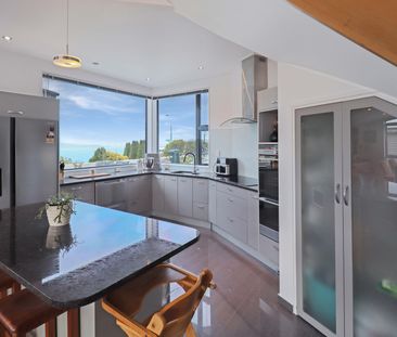 Immaculately presented executive four-bedroom family home - Photo 5