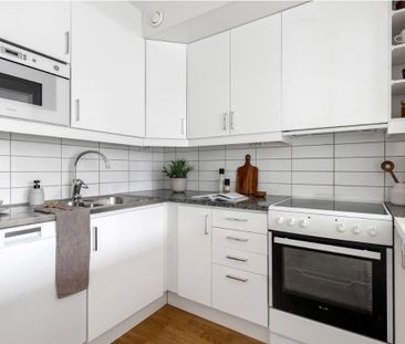 Heklagatan, Kista - Photo 1