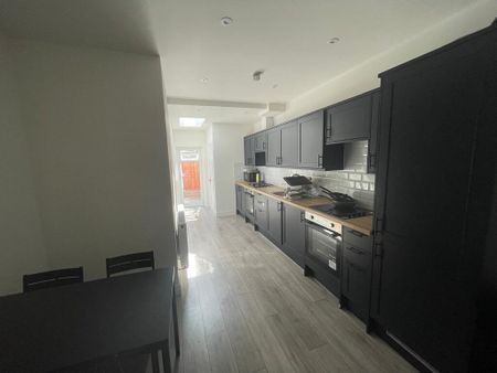 Ground floor flat to rent - Photo 4