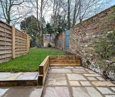 2 bedroom semi-detached house to rent - Photo 4