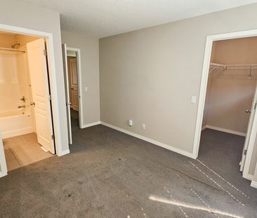 Modern 2 Bed Townhome W/ Double Attached Garage In Auburn Bay - Photo 6