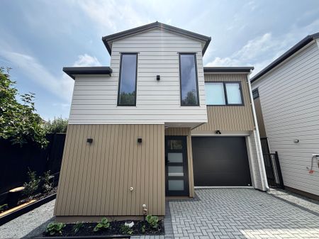 Brand New 4 Bedroom Home with Ensuite and Internal Access Parking - Photo 2