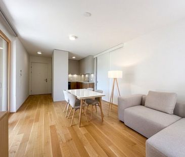 STILVOLL MÖBLIERTE 2-ZIMMER-NEUBAUWOHNUNG MIT SONNIGER TERRASSE - Foto 2