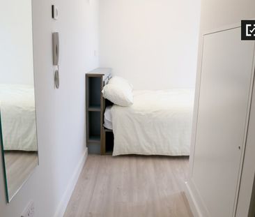 Room for rent in 8-bedroom apartment, Stoneybatter, Dublin - Photo 6