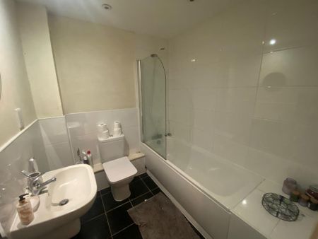 2 bedroom apartment to rent - Photo 5