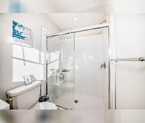 Fully Furnished 4 Bed 3 Bathroom Detached House Calgary NOW FOR RENT! - Photo 6