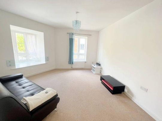 4 bedroom end of terrace house to rent - Photo 1
