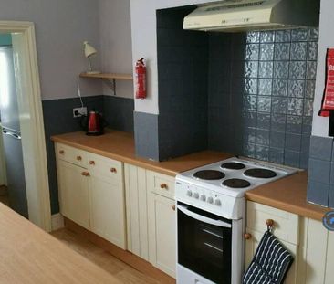 3 bedroom terraced house to rent - Photo 5