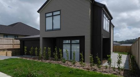 As new in central Milldale - Photo 4