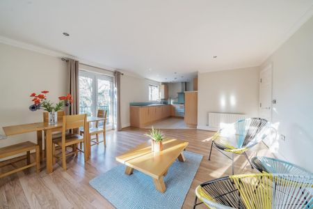 2 bedroom apartment to rent - Photo 4