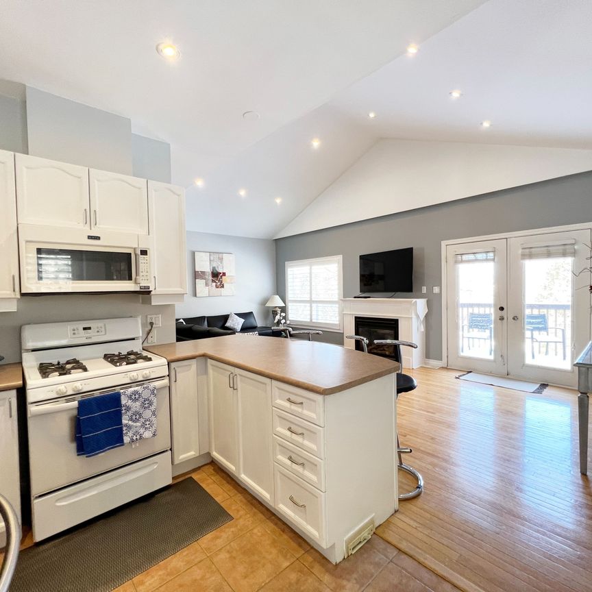 For Lease - 38 Hurst Drive, Barrie, Ontario - Photo 1