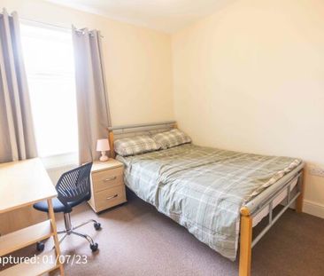 13 Ingleborough Avenue - Photo 2