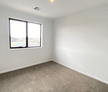 25 Saltbush Parade, Tralee NSW 2620 - Townhouse For Rent | Domain - Photo 2