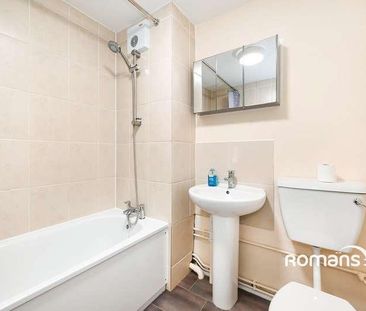 St. Andrews, Bracknell, Berkshire, RG12 - Photo 4