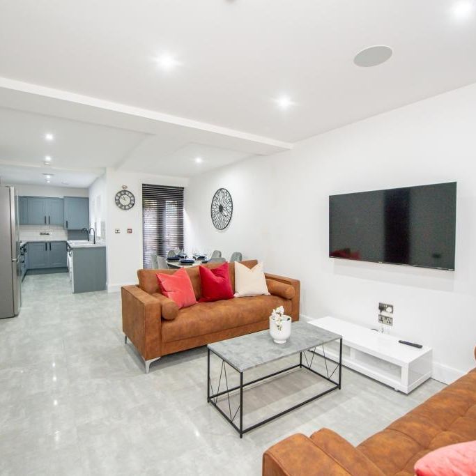 6 bedroom house to rent - Photo 1