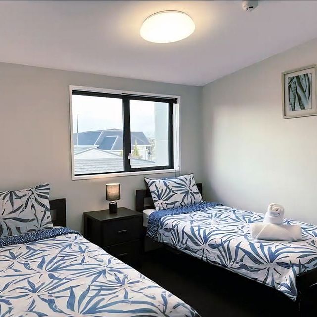 Chic 2BR Apt with Balcony in Linwood - Photo 1