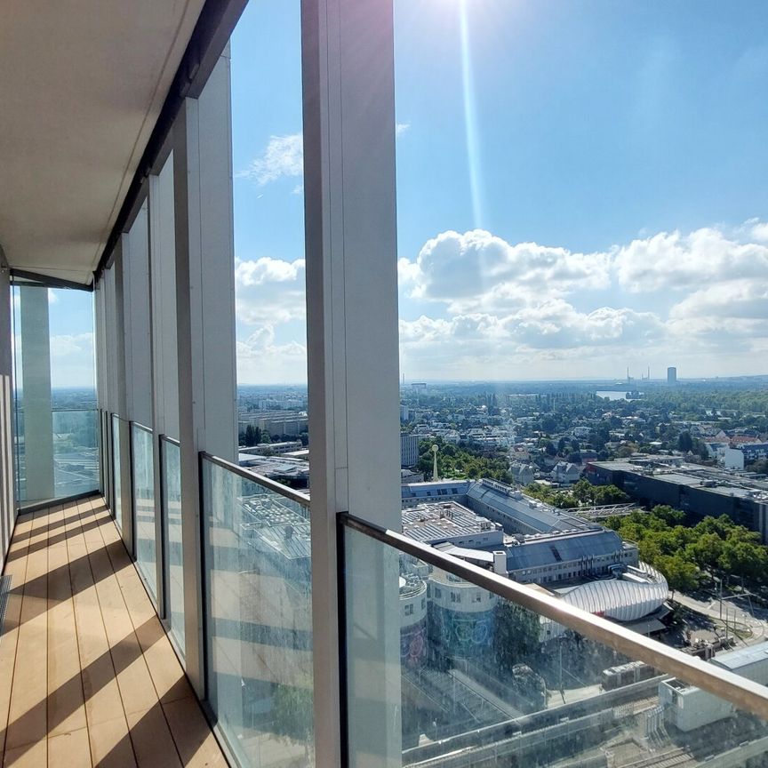 Wohnen mit Skyline-Flair – Rooftop Pool & Fitness bei der U1 - Photo 1