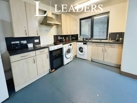 1 bedroom in a house share to rent - Photo 5