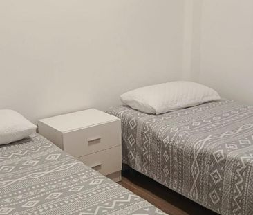 Piso de alquiler en Raval Roig - Virgen del Socorro - Photo 5