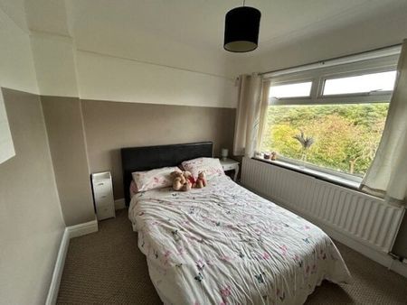 34, Valley Drive, Ellesmere Port - Photo 2