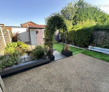 Tobruk Close - Photo 2