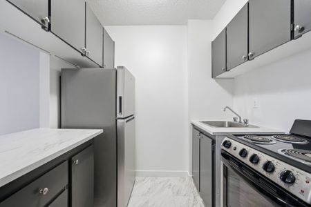 For Lease - 2360 Dundas Street Unit# 2102B, Toronto, Ontario - Photo 5