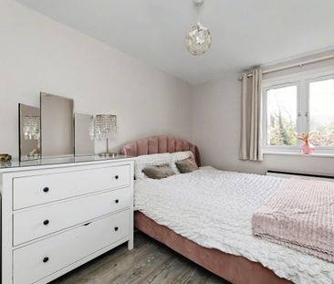 Makepeace Road, London, E11 - Photo 5