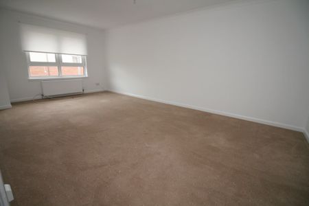 Anderson Court, North Lanarkshire, Wishaw, ML2 7PD - Photo 4