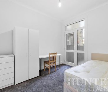 2 bedroom Flat To Let - Photo 4
