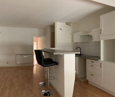 Location Appartement 3 pièces 84m² CHABEUIL 26120 - Photo 3