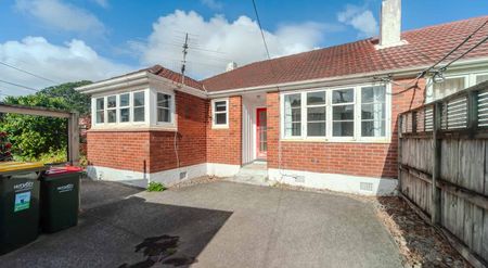 Sunny, Modern 3-Bedroom Home in Prime Epuni Location - Photo 4