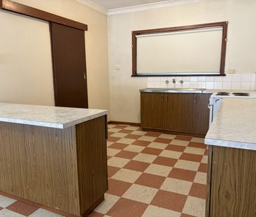East Albury - 2 Bedroom Unit! - Photo 4