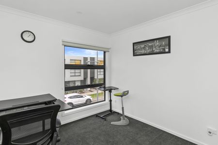 Modernise Your Lifestyle in this Convenient Gem - Photo 3