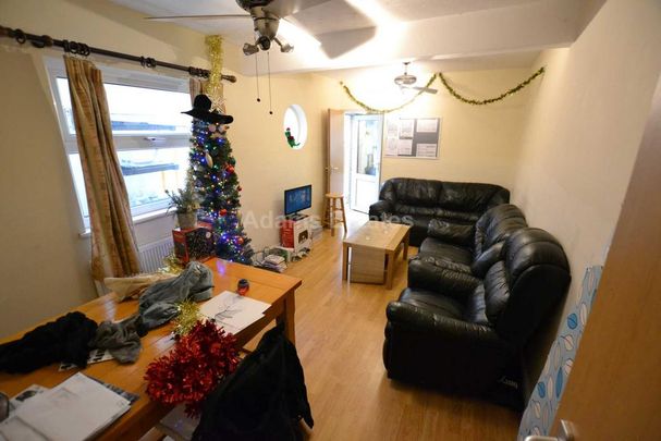 5 bedroom terraced house to rent - Photo 1