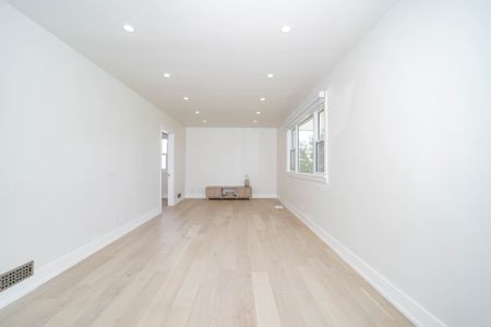 For Lease - 82 Admiral Road, Ajax, Ontario - Photo 2