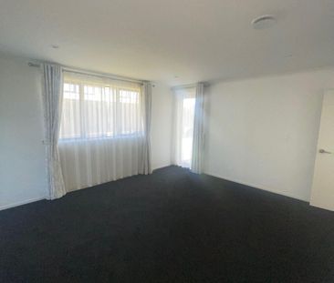 Spacious 4-Bedroom Family Home in Pokeno - Photo 3