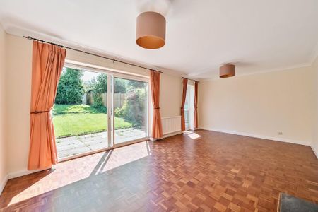 3 bedroom end of terrace house to rent - Photo 2