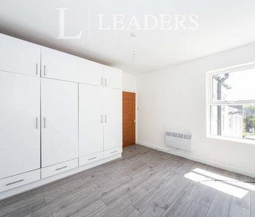 2 bedroom apartment to rent Clarendon Road, Luton, Bedfordshire, LU2 - Photo 2