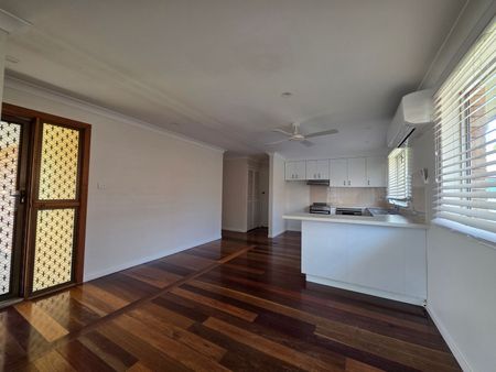 Delightful Family Home in Quiet Taree West Cul-de-Sac - Photo 5
