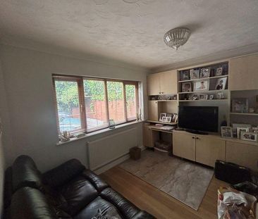 4 bedroom detached house to rent - Photo 1