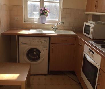 1 Bed Flat, Ridley Close, IG11 - Photo 4