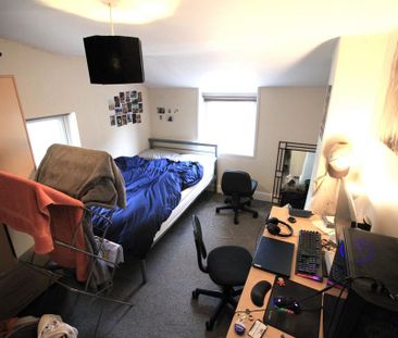 4 bedroom terraced house to rent - Photo 4