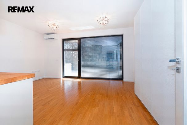 Pronájem bytu 1+kk v osobním vlastnictví 32 m², Praha 8 - Libeň - Fotografie 1