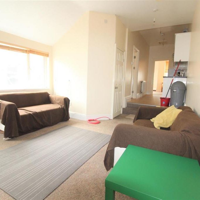 3 bedroom flat to rent - Photo 1
