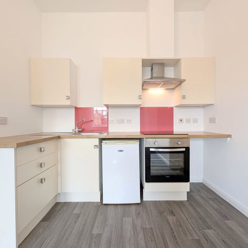 To Let – Burlington Apartments, Lord Street, Southport – One Bed Second Floor Apt - Photo 1
