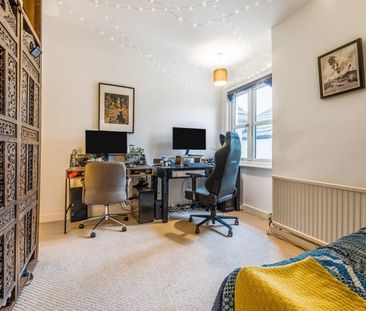 2 bedroom semi-detached house to rent - Photo 6