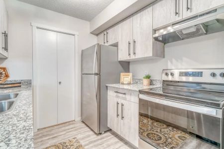 Edgemont Estates — 2 Bedroom 1 Bath - Photo 2