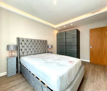 3 Bed Flat, Lavender Hill, SW11 - Photo 5