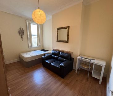 5 bedroom house to rent - Photo 2